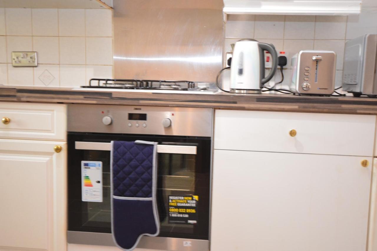 London Luxury 5 Bedroom House 2 Min Walk To The Tube Station 达格纳姆 外观 照片