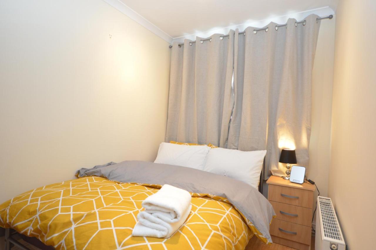 London Luxury 5 Bedroom House 2 Min Walk To The Tube Station 达格纳姆 外观 照片