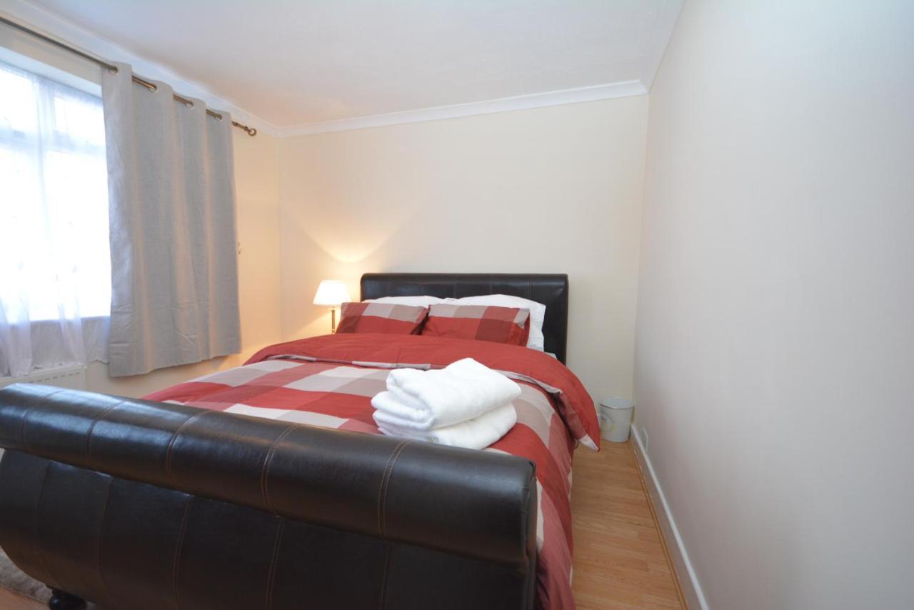 London Luxury 5 Bedroom House 2 Min Walk To The Tube Station 达格纳姆 外观 照片