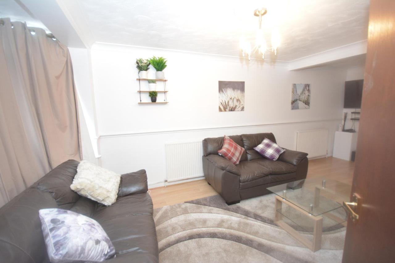 London Luxury 5 Bedroom House 2 Min Walk To The Tube Station 达格纳姆 外观 照片