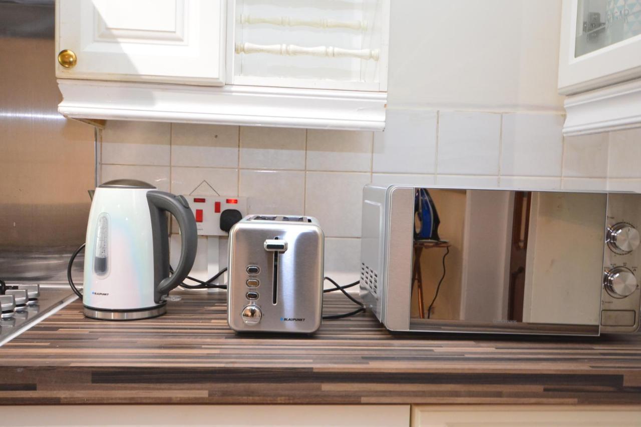 London Luxury 5 Bedroom House 2 Min Walk To The Tube Station 达格纳姆 外观 照片