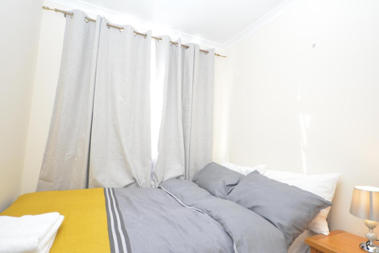 London Luxury 5 Bedroom House 2 Min Walk To The Tube Station 达格纳姆 外观 照片