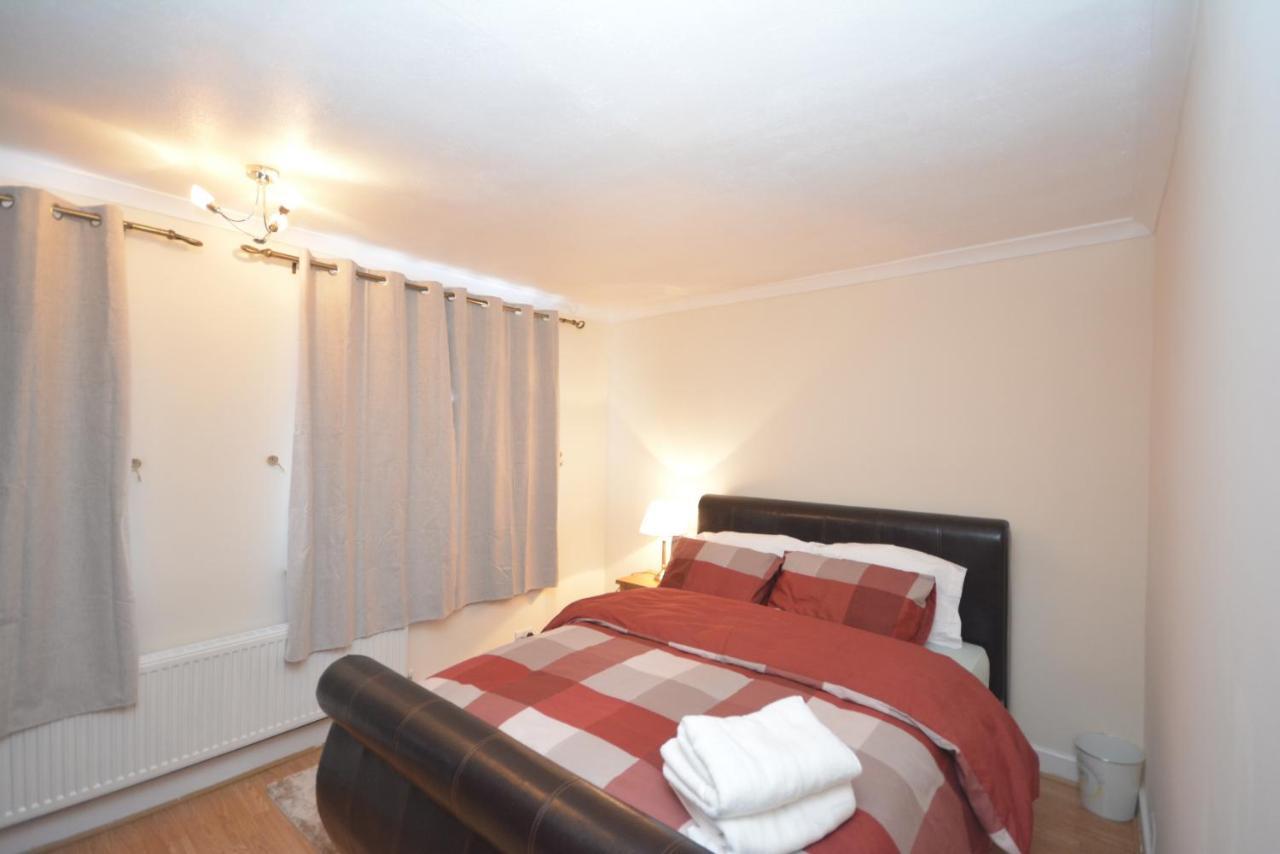 London Luxury 5 Bedroom House 2 Min Walk To The Tube Station 达格纳姆 外观 照片