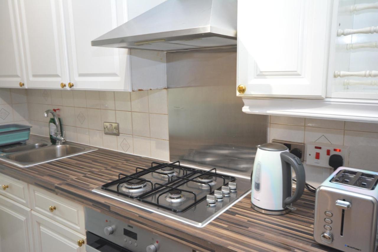 London Luxury 5 Bedroom House 2 Min Walk To The Tube Station 达格纳姆 外观 照片