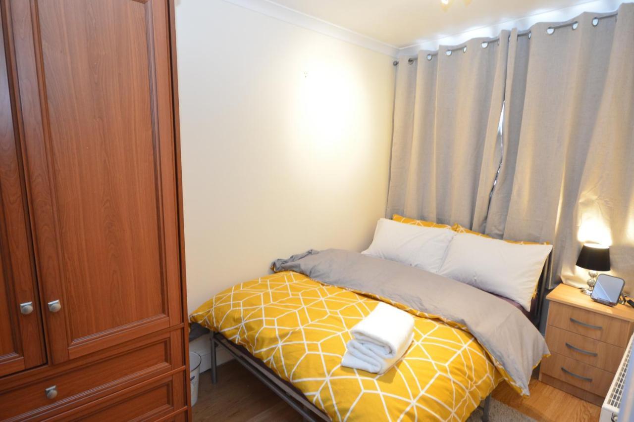 London Luxury 5 Bedroom House 2 Min Walk To The Tube Station 达格纳姆 外观 照片