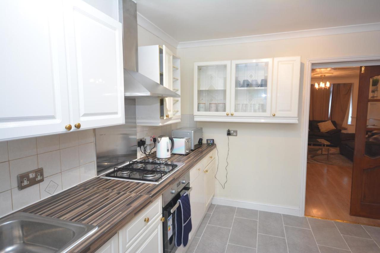 London Luxury 5 Bedroom House 2 Min Walk To The Tube Station 达格纳姆 外观 照片