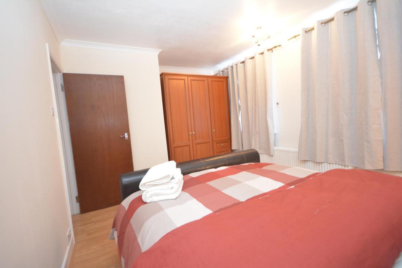 London Luxury 5 Bedroom House 2 Min Walk To The Tube Station 达格纳姆 外观 照片