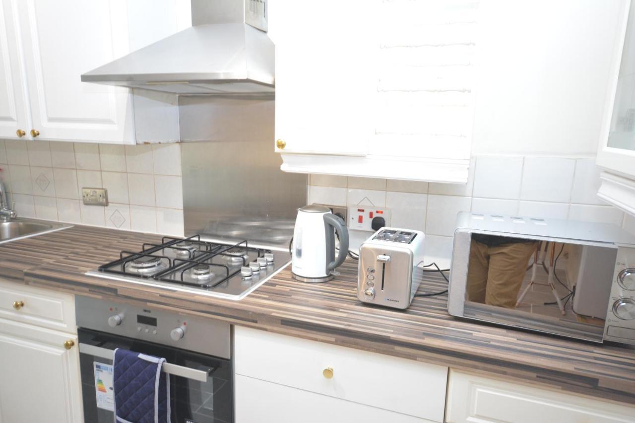 London Luxury 5 Bedroom House 2 Min Walk To The Tube Station 达格纳姆 外观 照片