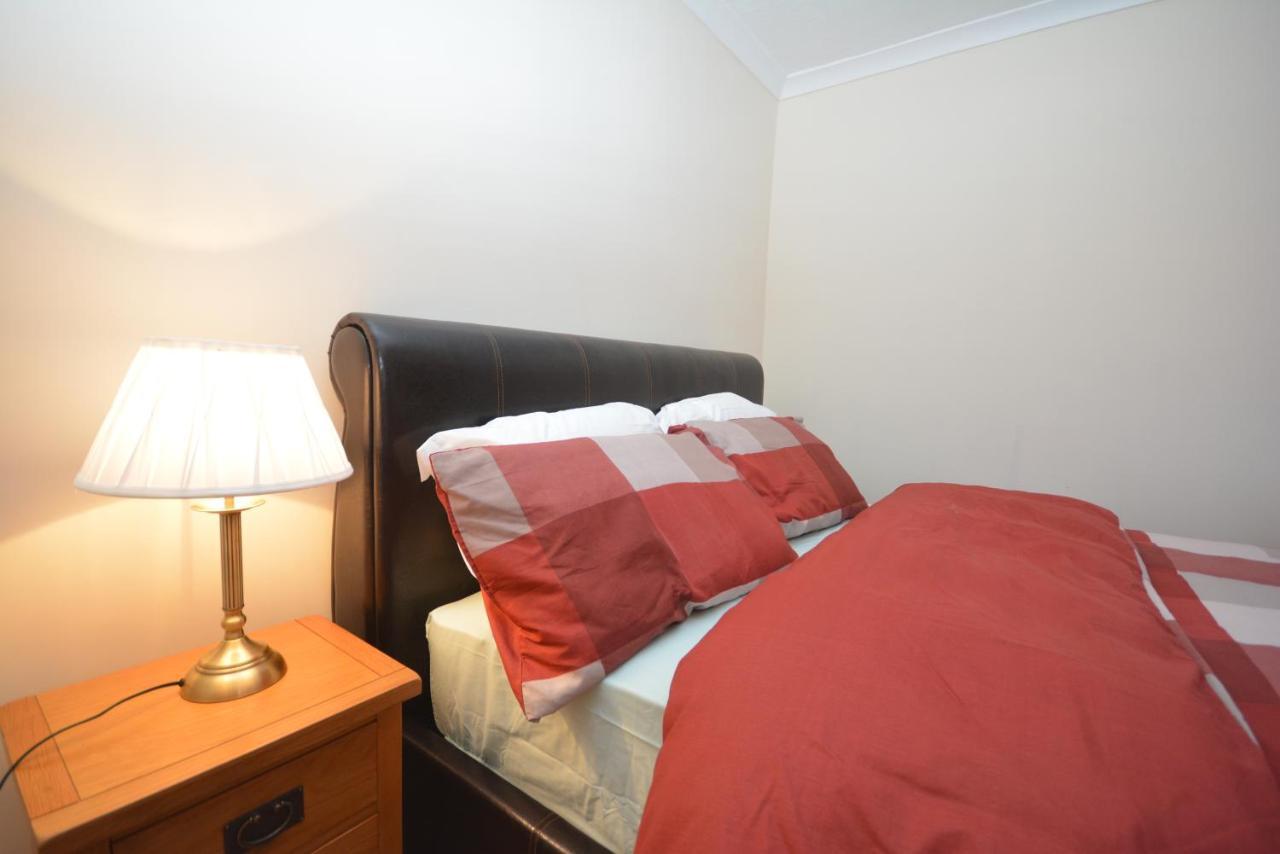 London Luxury 5 Bedroom House 2 Min Walk To The Tube Station 达格纳姆 外观 照片