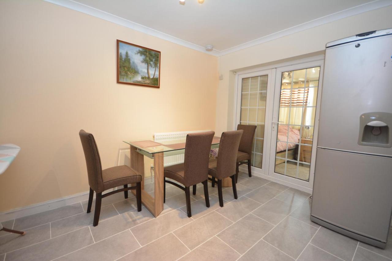 London Luxury 5 Bedroom House 2 Min Walk To The Tube Station 达格纳姆 外观 照片