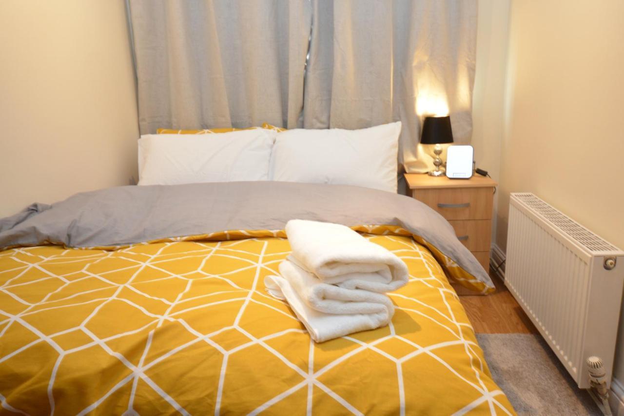 London Luxury 5 Bedroom House 2 Min Walk To The Tube Station 达格纳姆 外观 照片