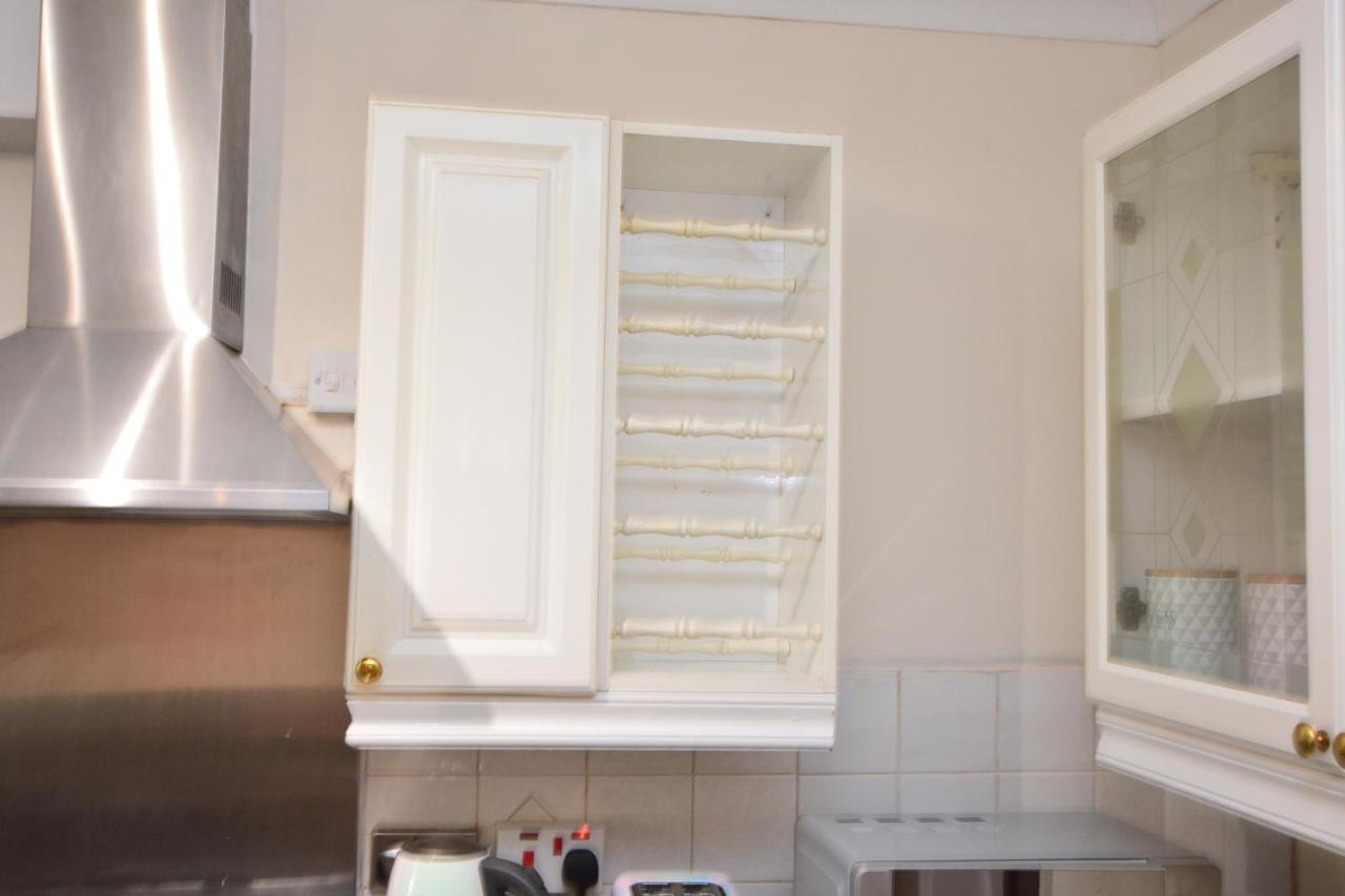London Luxury 5 Bedroom House 2 Min Walk To The Tube Station 达格纳姆 外观 照片