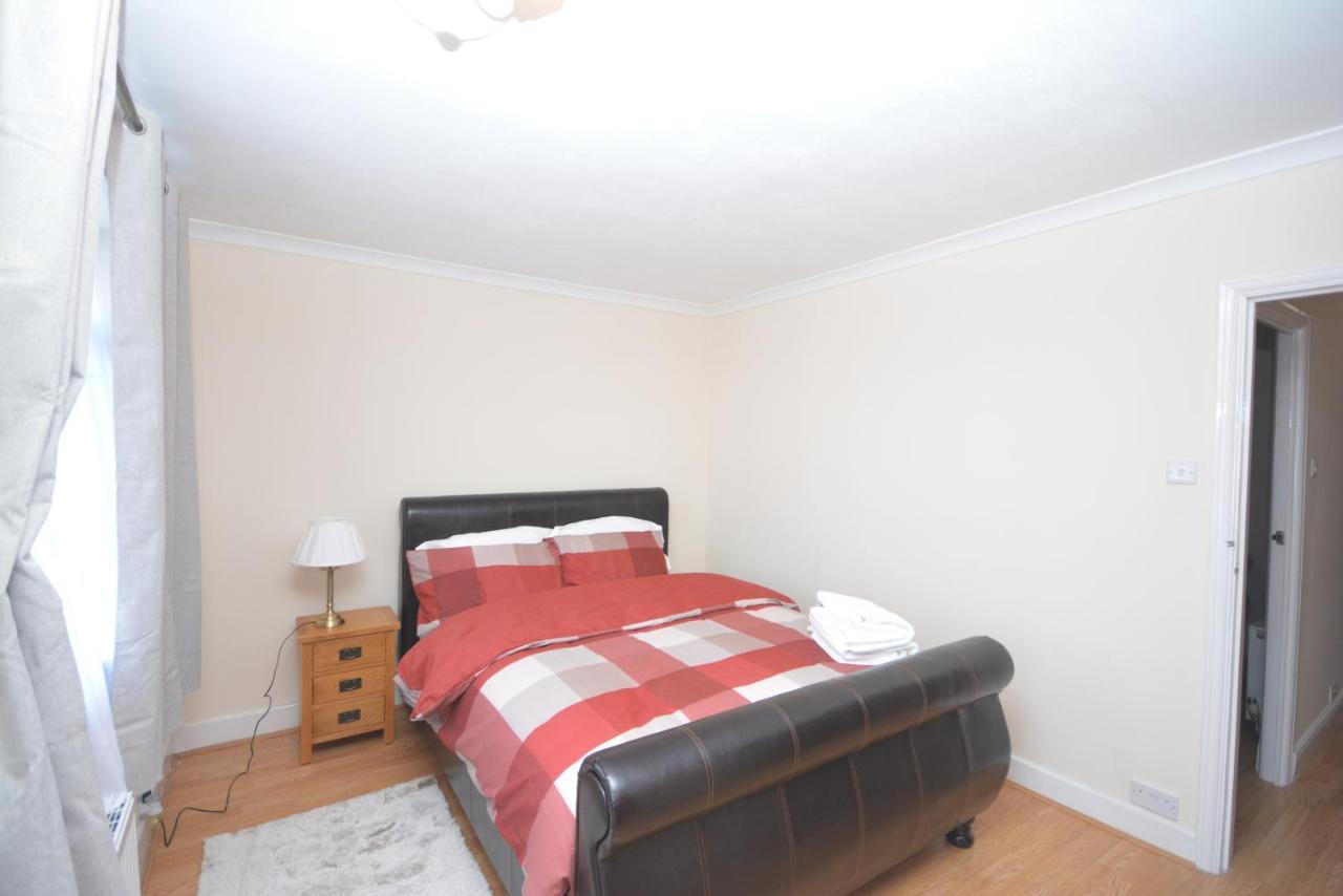 London Luxury 5 Bedroom House 2 Min Walk To The Tube Station 达格纳姆 外观 照片