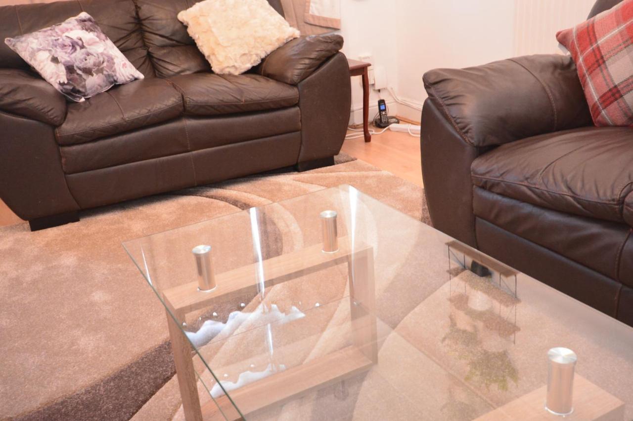 London Luxury 5 Bedroom House 2 Min Walk To The Tube Station 达格纳姆 外观 照片