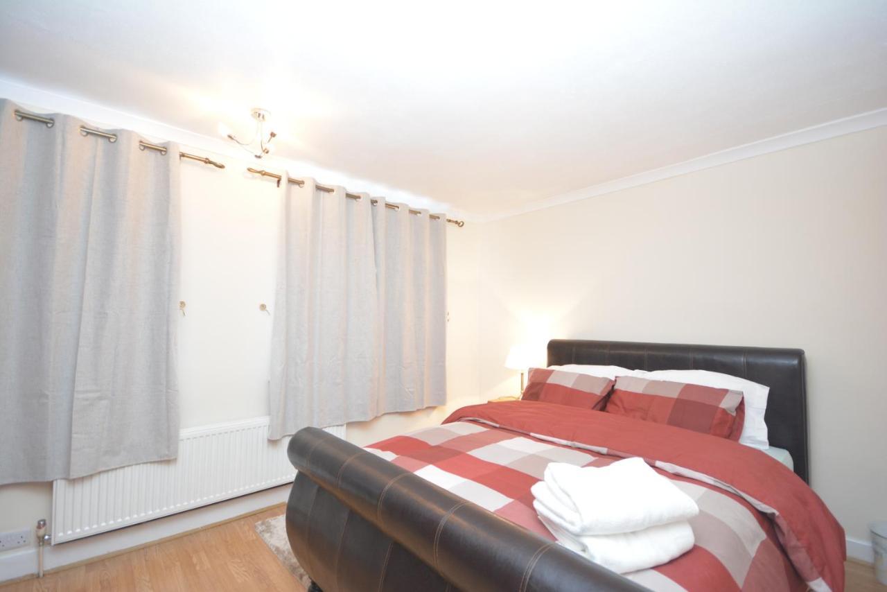 London Luxury 5 Bedroom House 2 Min Walk To The Tube Station 达格纳姆 外观 照片
