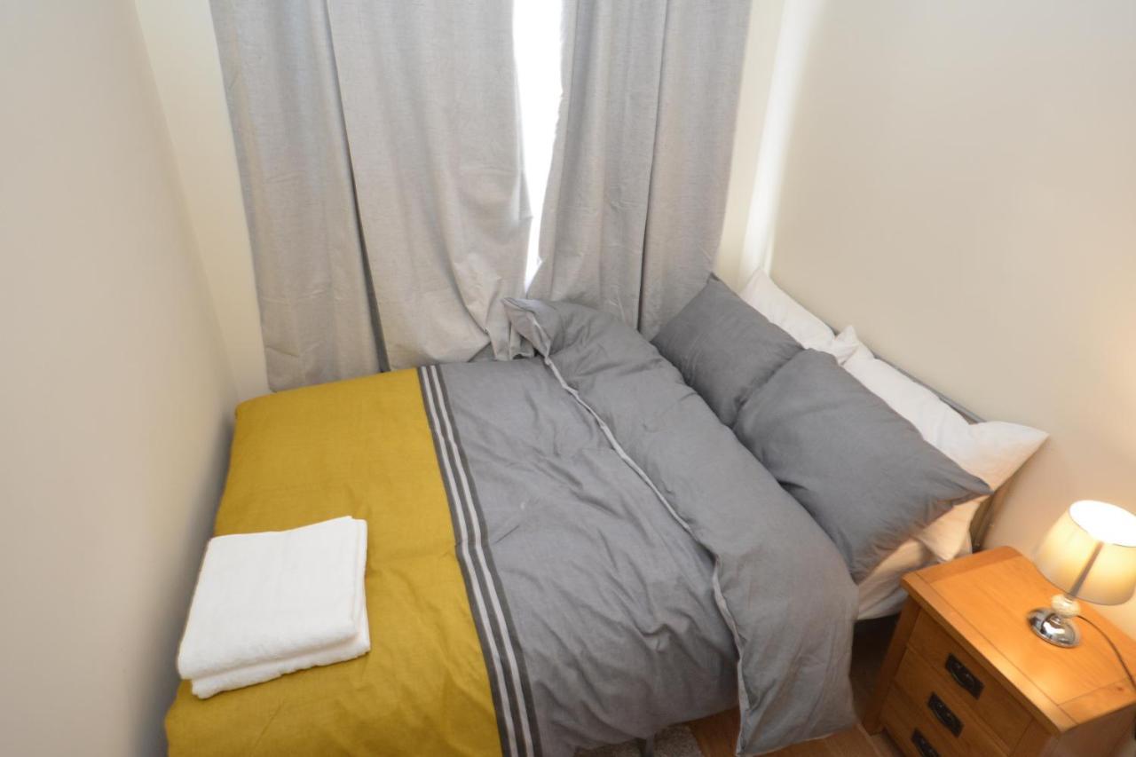 London Luxury 5 Bedroom House 2 Min Walk To The Tube Station 达格纳姆 外观 照片