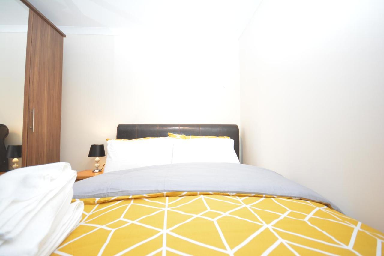 London Luxury 5 Bedroom House 2 Min Walk To The Tube Station 达格纳姆 外观 照片