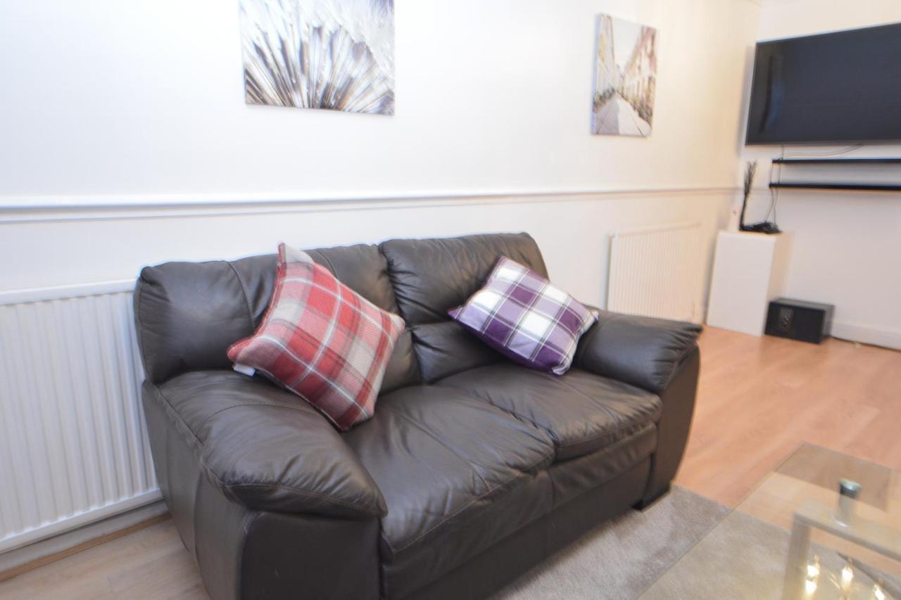 London Luxury 5 Bedroom House 2 Min Walk To The Tube Station 达格纳姆 外观 照片