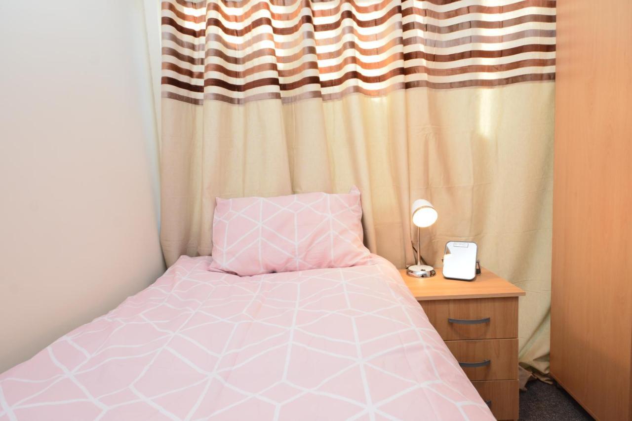 London Luxury 5 Bedroom House 2 Min Walk To The Tube Station 达格纳姆 外观 照片