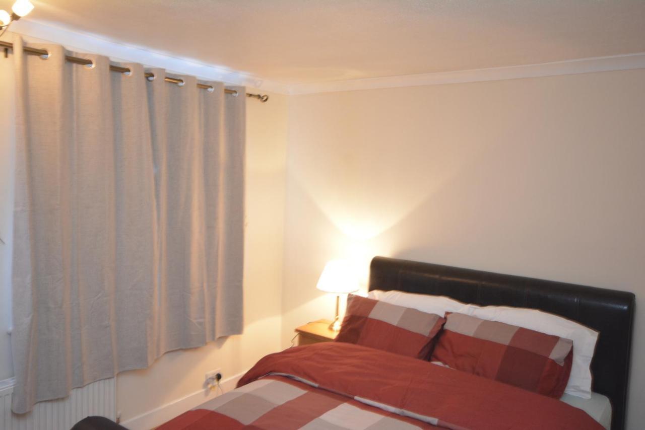 London Luxury 5 Bedroom House 2 Min Walk To The Tube Station 达格纳姆 外观 照片