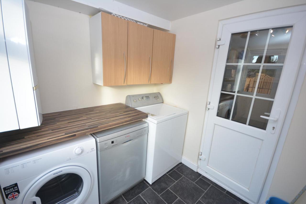 London Luxury 5 Bedroom House 2 Min Walk To The Tube Station 达格纳姆 外观 照片