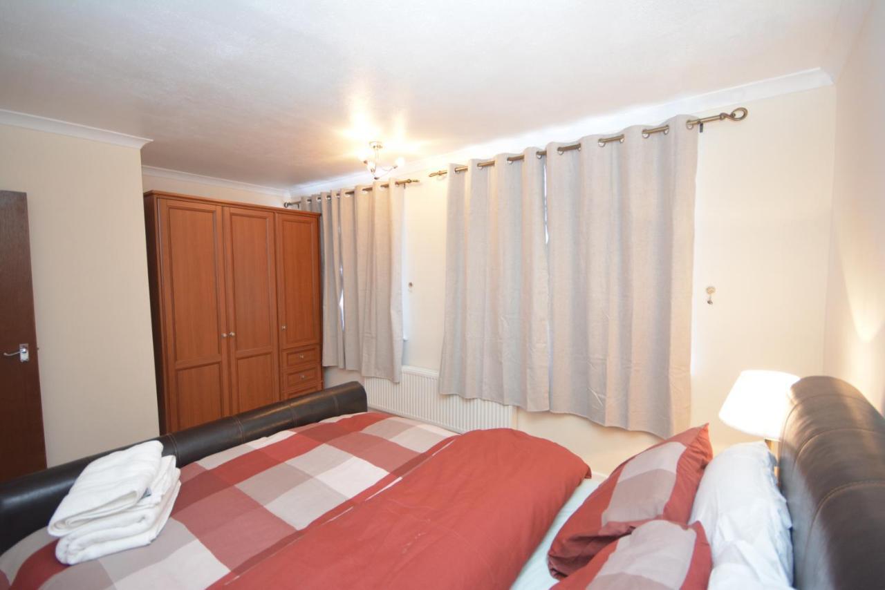 London Luxury 5 Bedroom House 2 Min Walk To The Tube Station 达格纳姆 外观 照片