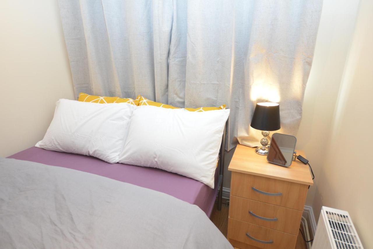 London Luxury 5 Bedroom House 2 Min Walk To The Tube Station 达格纳姆 外观 照片