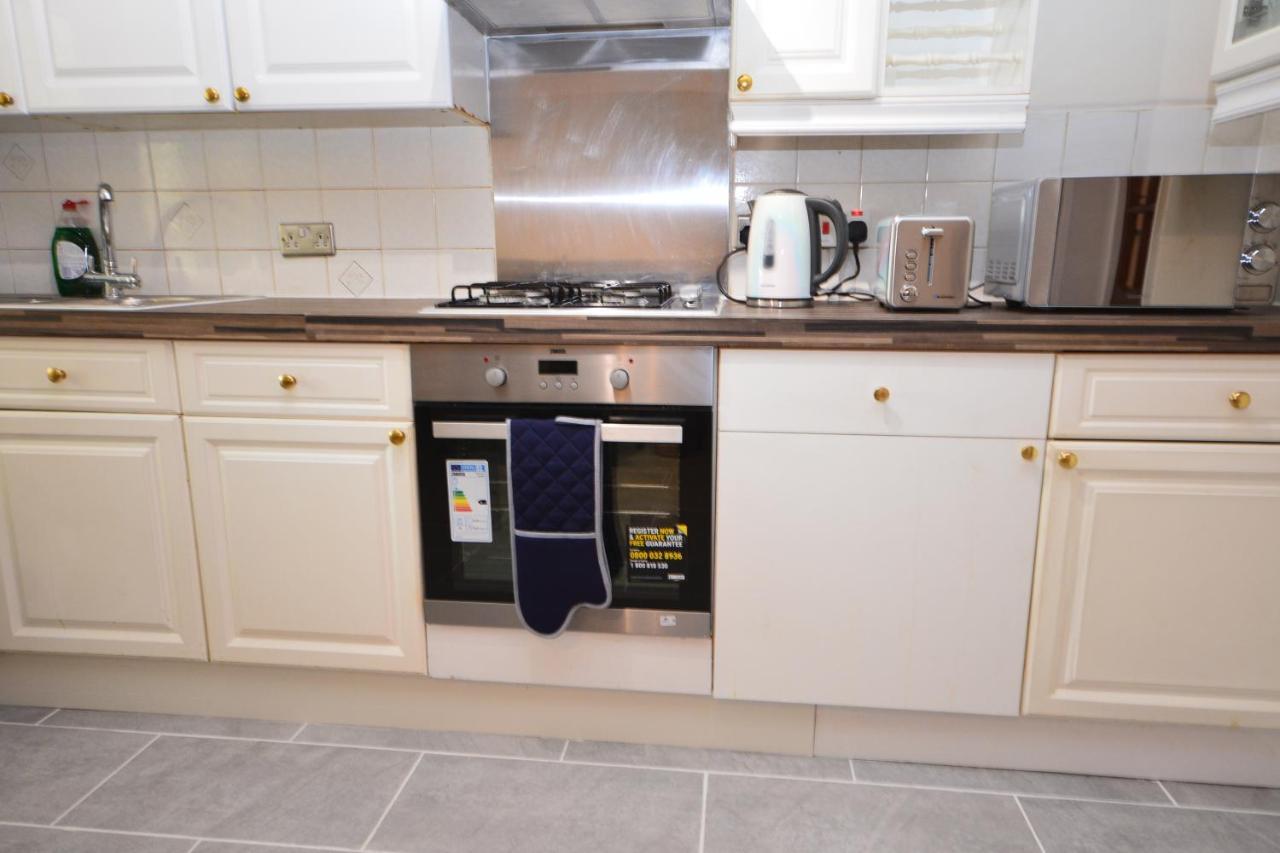 London Luxury 5 Bedroom House 2 Min Walk To The Tube Station 达格纳姆 外观 照片